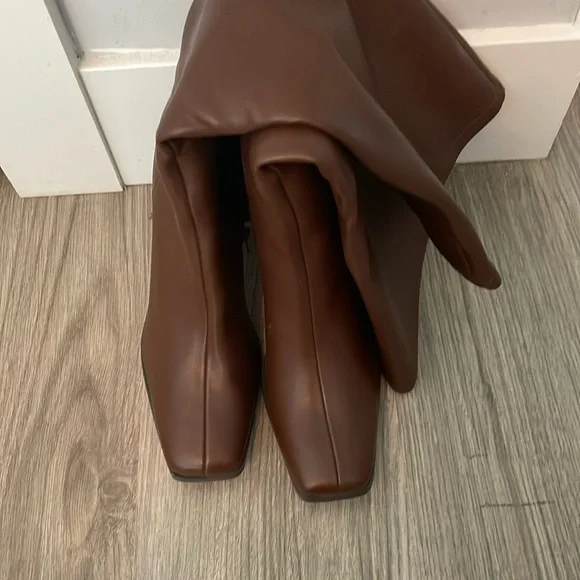 NWOT Lulu’s Square Toe Knee-High Boots - Picture 4 of 4